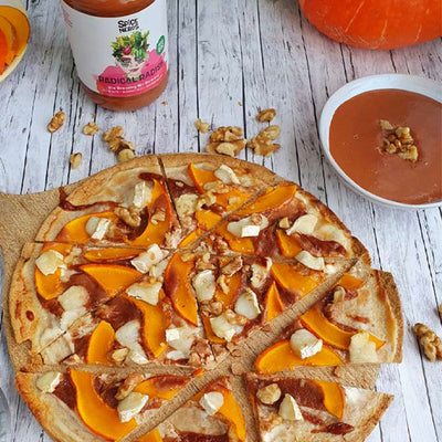 Herbst-Rezept: Kürbis-Flammkuchen mit Ziegenkäse, Walnüssen und Radical Radish