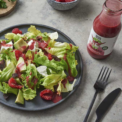 Endiviensalat mit geröstetem Pumpernickel, Ziegenkäse und Vulcano Dressing für Salat