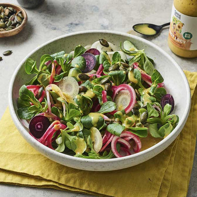 Feldsalat mit bunte Beten, Rüben und Juicy Lucy Salatdressing