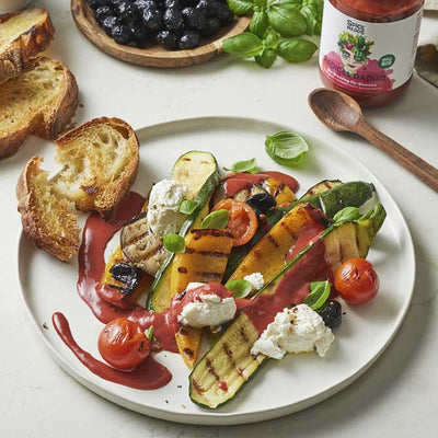 Gegrilltes Gemüse mit Ricotta und Radical Radish Dressing für Gemüse
